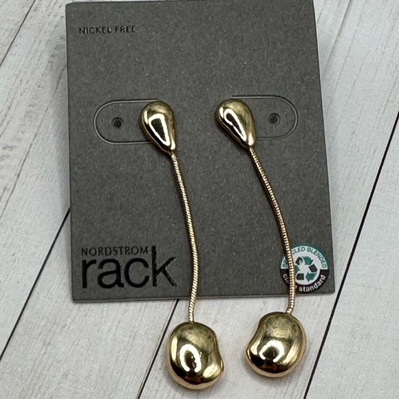 !!Host Pick!!  NWT Nordstrom Rack Goldtone Dangle Earrings - Picture 2 of 9
